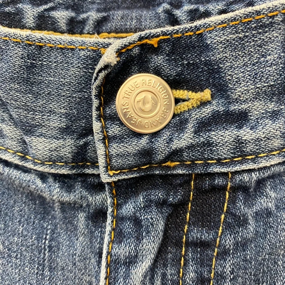 TRUE RELIGION Bobby distressed jeans
